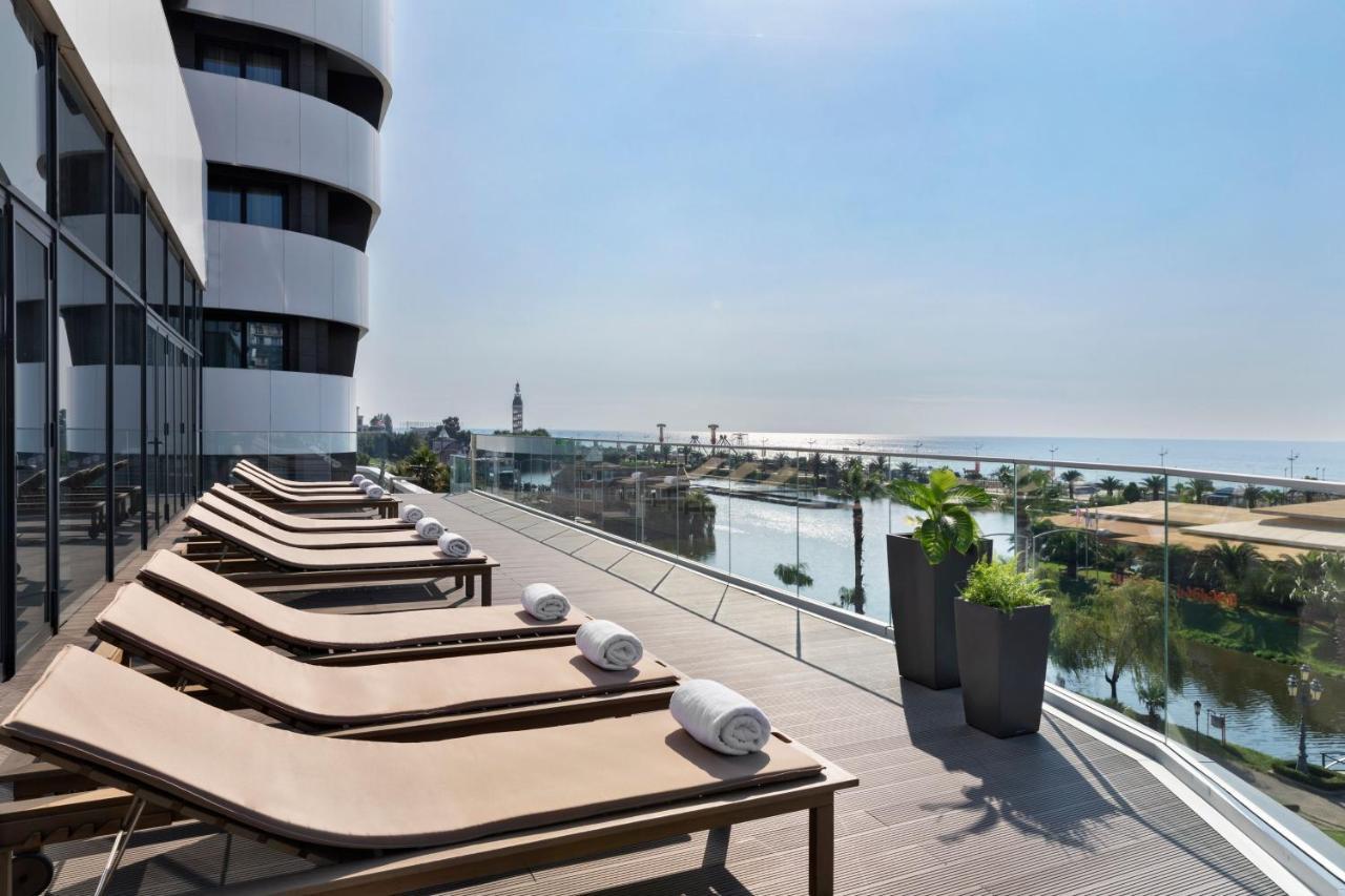 Courtyard By Marriott Batumi Hotel Exterior foto